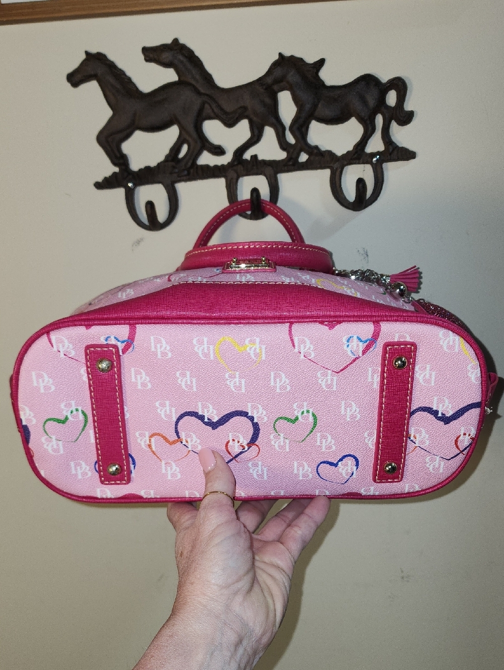Dooney And Bourke Large Leather Pink Heart Dome Satchel Handbag - Picture 6 of 10